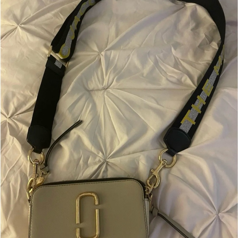 Marc Jacobs Cream Shoulder Bag with Black Strap